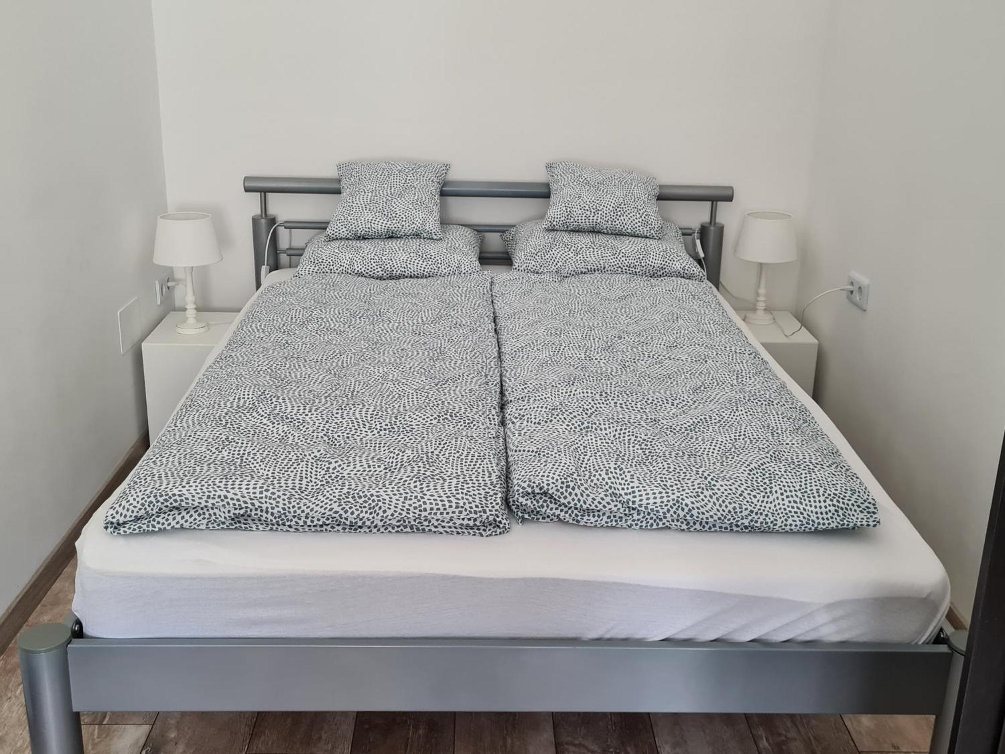 Apartment Calgary-2 *